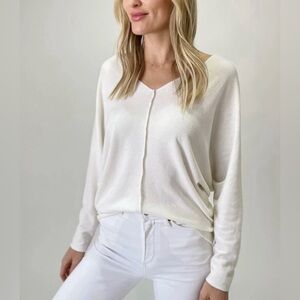 SIX/FIFTY Ivory Tribeca Hacci Dolman Long Sleeve V-Neck Top M Seam Detail NWT